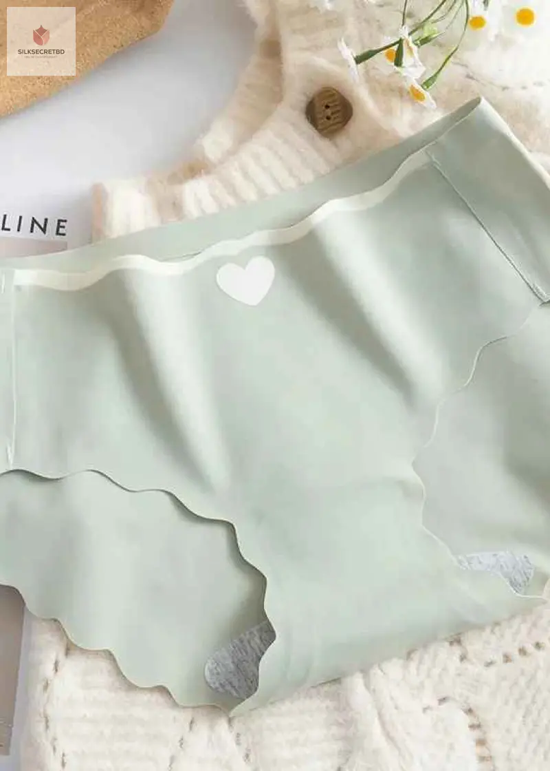 Ladies Seamless Ice Silk Heart-Print Briefs