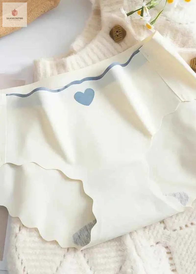 Ladies Seamless Ice Silk Heart-Print Briefs